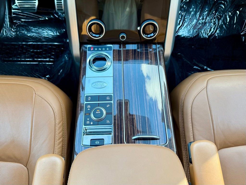 Used 2018 Land Rover Range Rover Autobiography image 14
