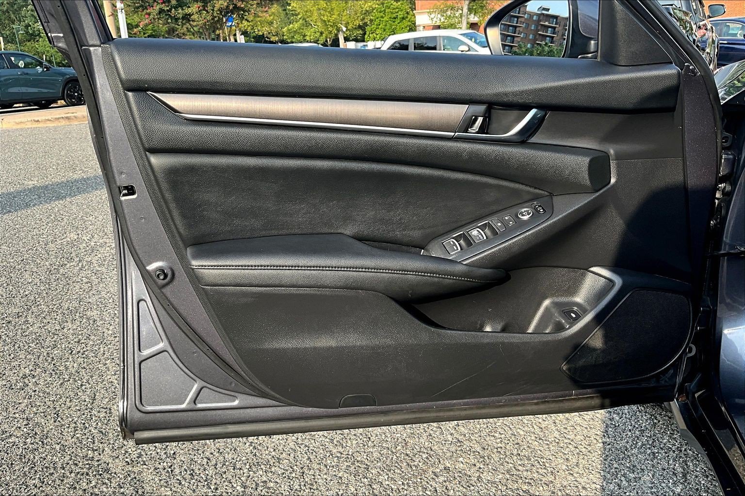 Used 2021 Honda Accord LX image 17