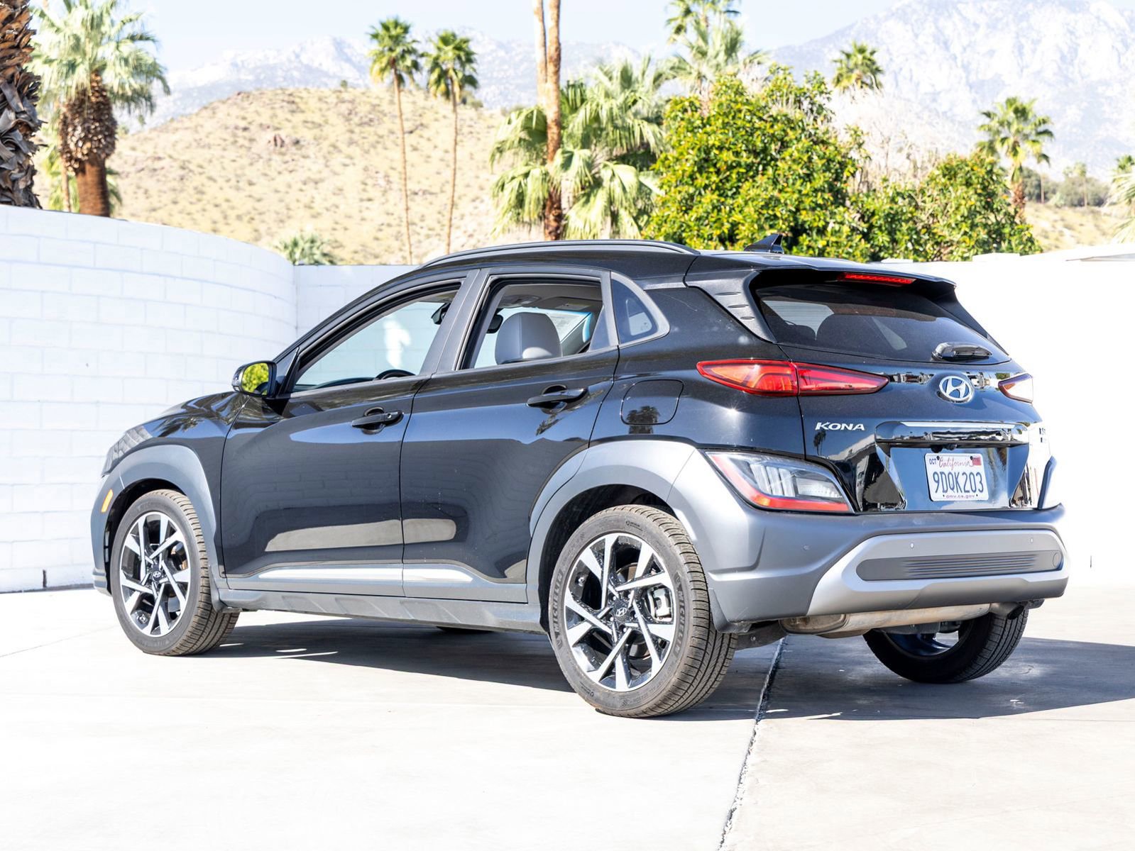 Used 2023 Hyundai Kona Limited image 7