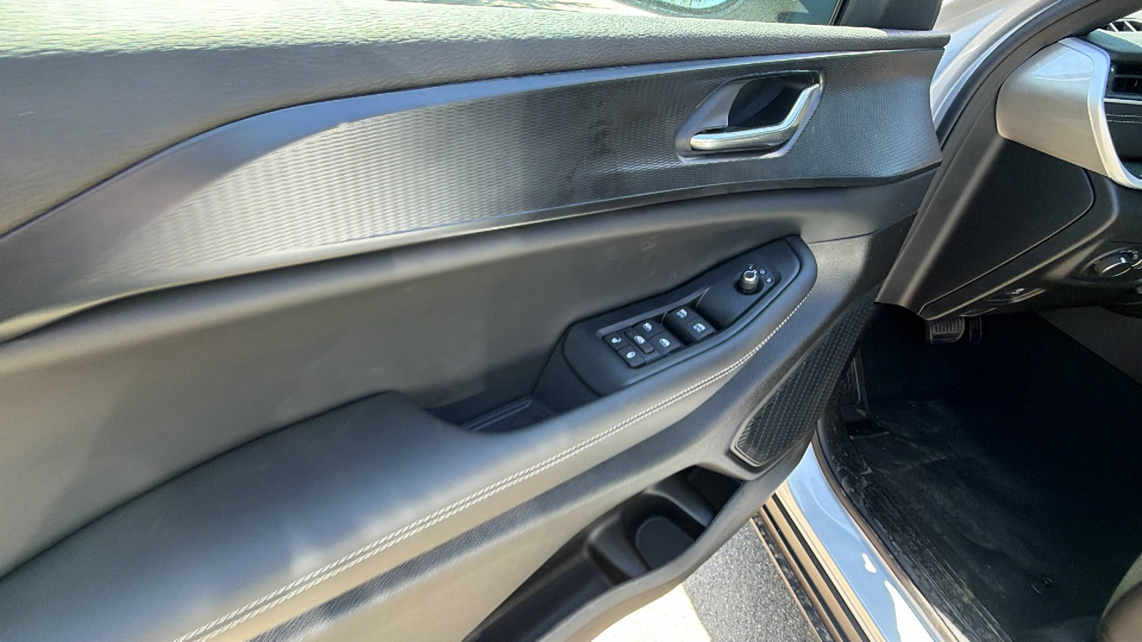 New 2026 Jeep Grand Cherokee Laredo X AWD/4WD image 15