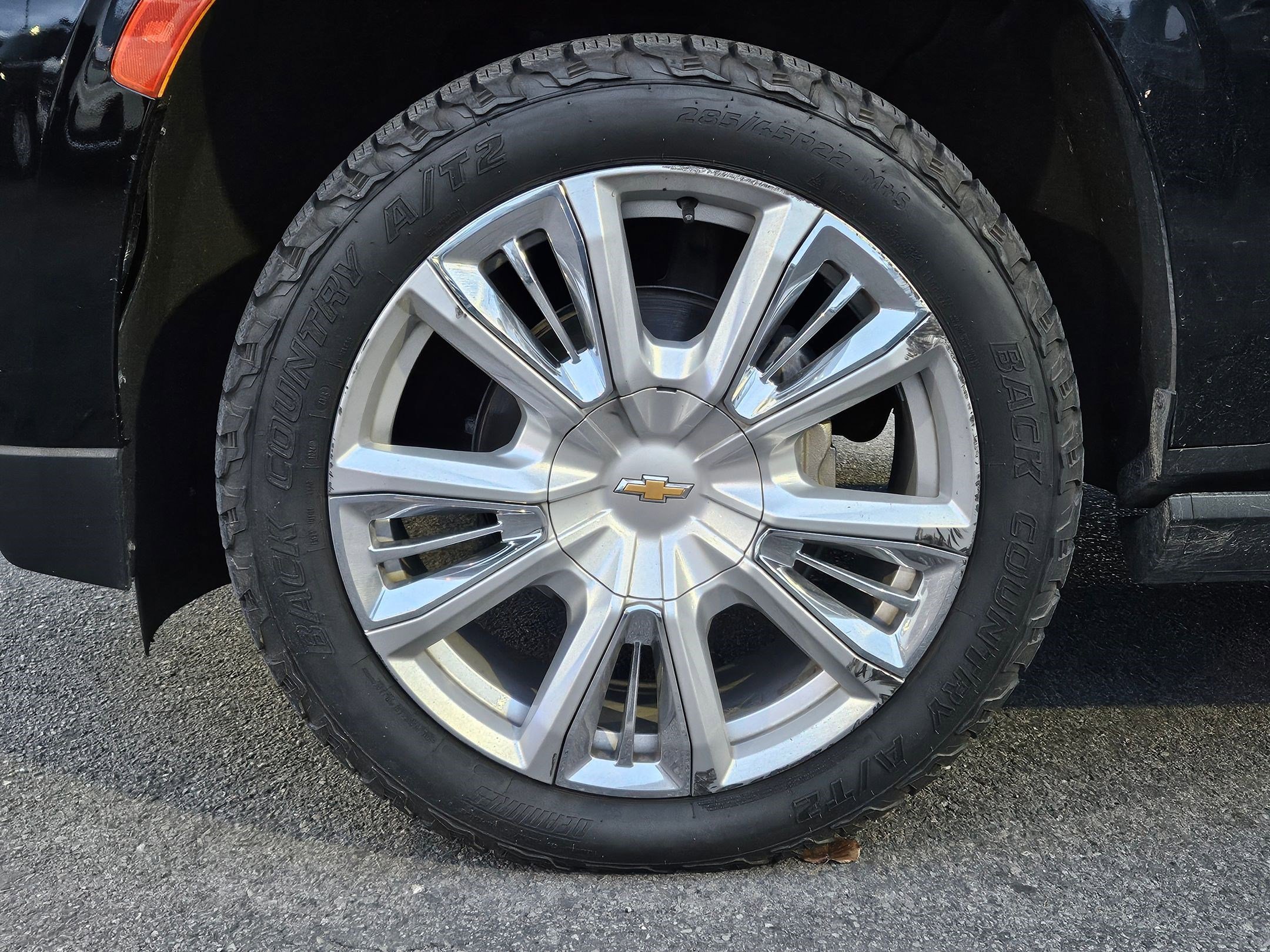 Used 2021 Chevrolet Suburban High Country w/ Premium Package image 13