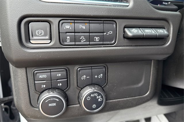 Used 2022 Chevrolet Tahoe High Country w/ Premium Package 2 image 18