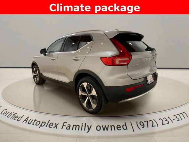 Used 2025 Volvo XC40 B5 Plus AWD/4WD image 3