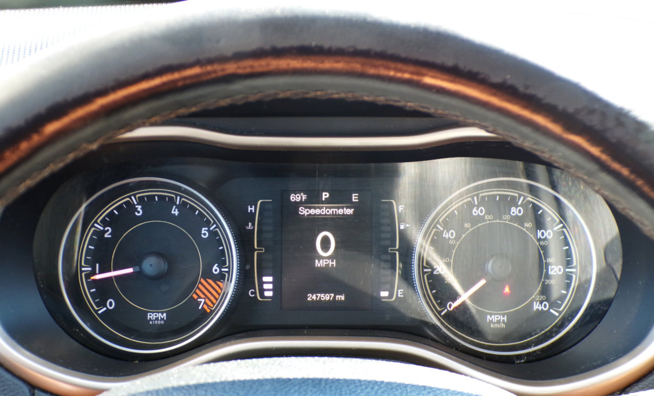 Used 2014 Jeep Cherokee Latitude w/ Comfort/Convenience Group image 17