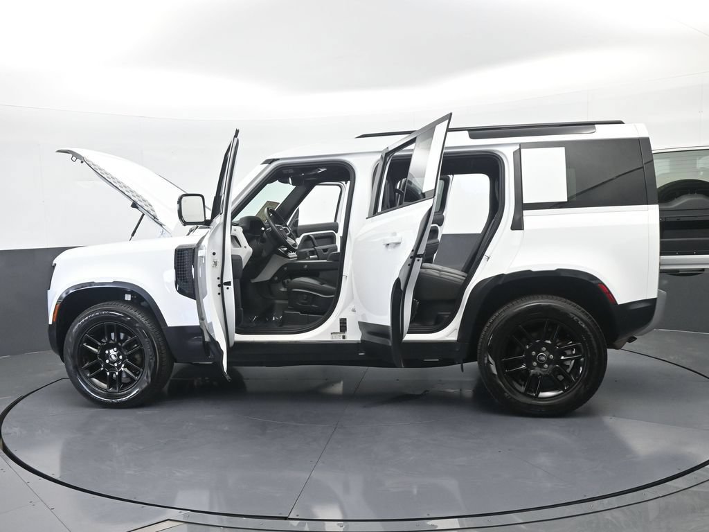 Used 2025 Land Rover Defender 110 S AWD/4WD image 90