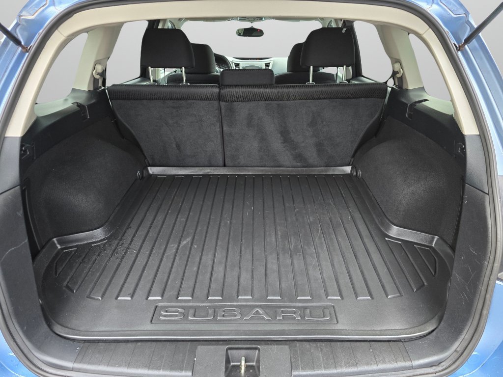 Used 2010 Subaru Outback 2.5i Premium AWD/4WD image 17