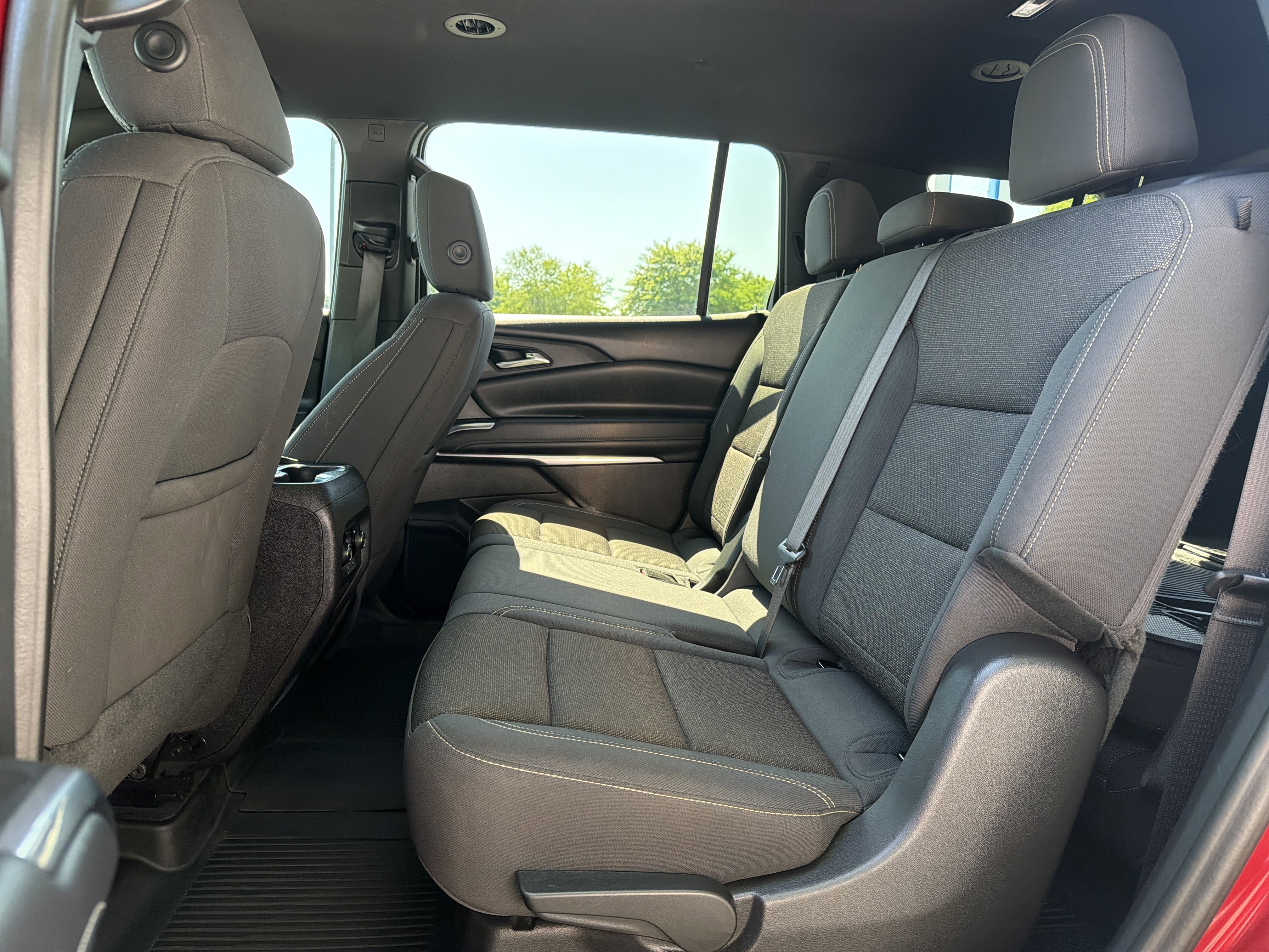 Used 2024 Chevrolet Traverse LT w/ Midnight/Sport Edition AWD/4WD image 30