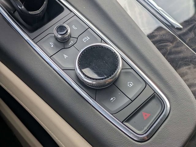 Used 2022 Cadillac Escalade Premium Luxury w/ LPO, Illumination Package image 26