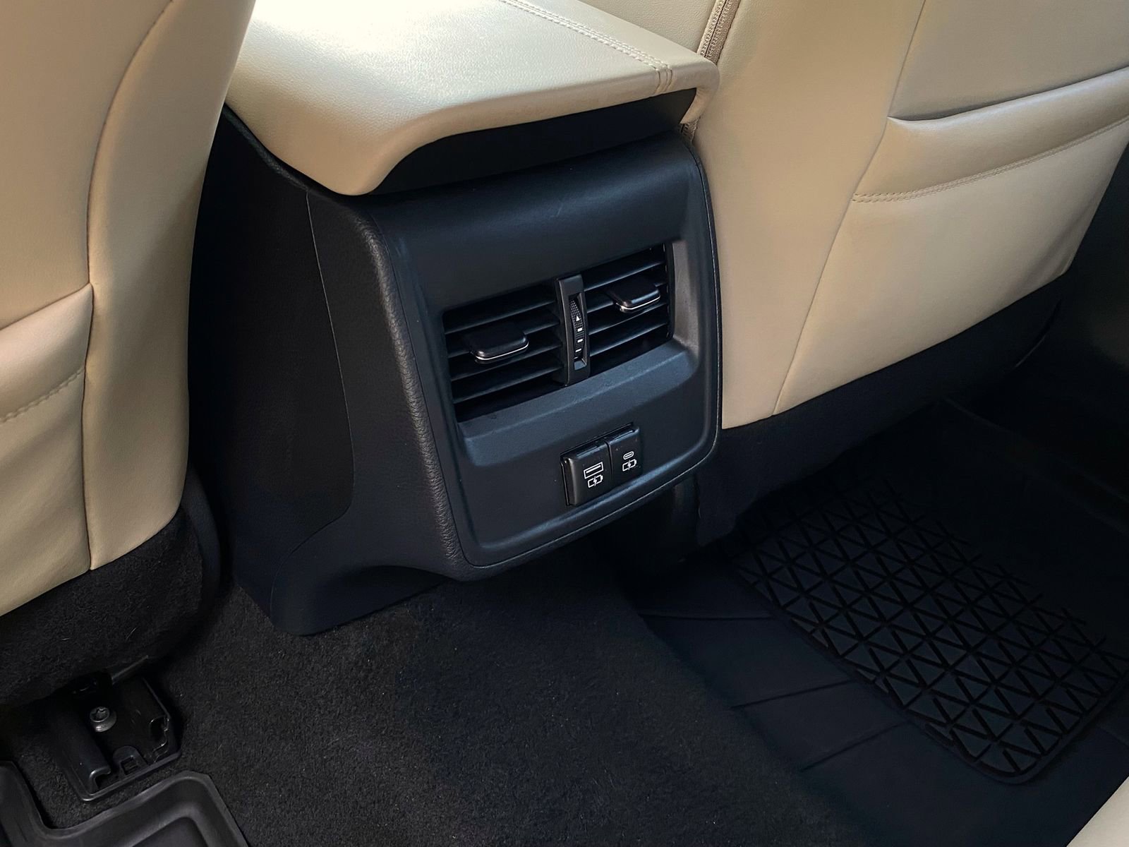 Used 2021 Toyota Avalon XLE w/ Moonroof Package image 29