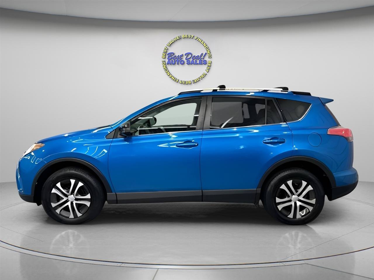Used 2016 Toyota RAV4 LE AWD/4WD image 2