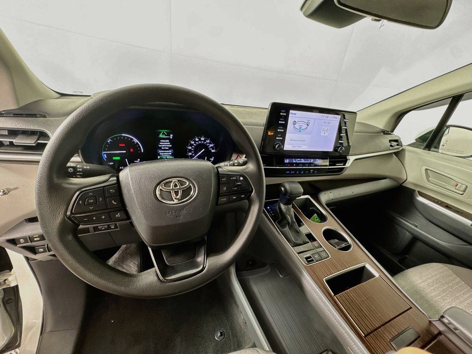 Used 2024 Toyota Sienna LE AWD/4WD image 17