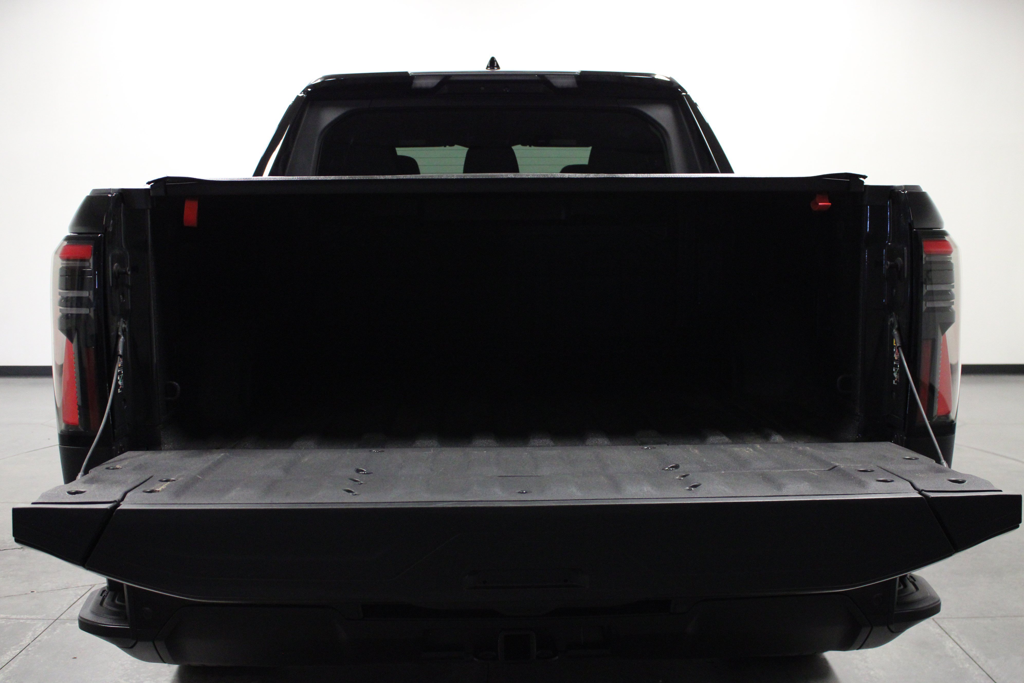 Used 2026 GMC Sierra EV Elevation w/ Premium Package AWD/4WD image 14