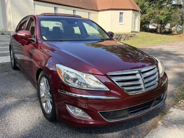 Used 2013 Hyundai Genesis 3.8 w/ Premium Pkg RWD image 11