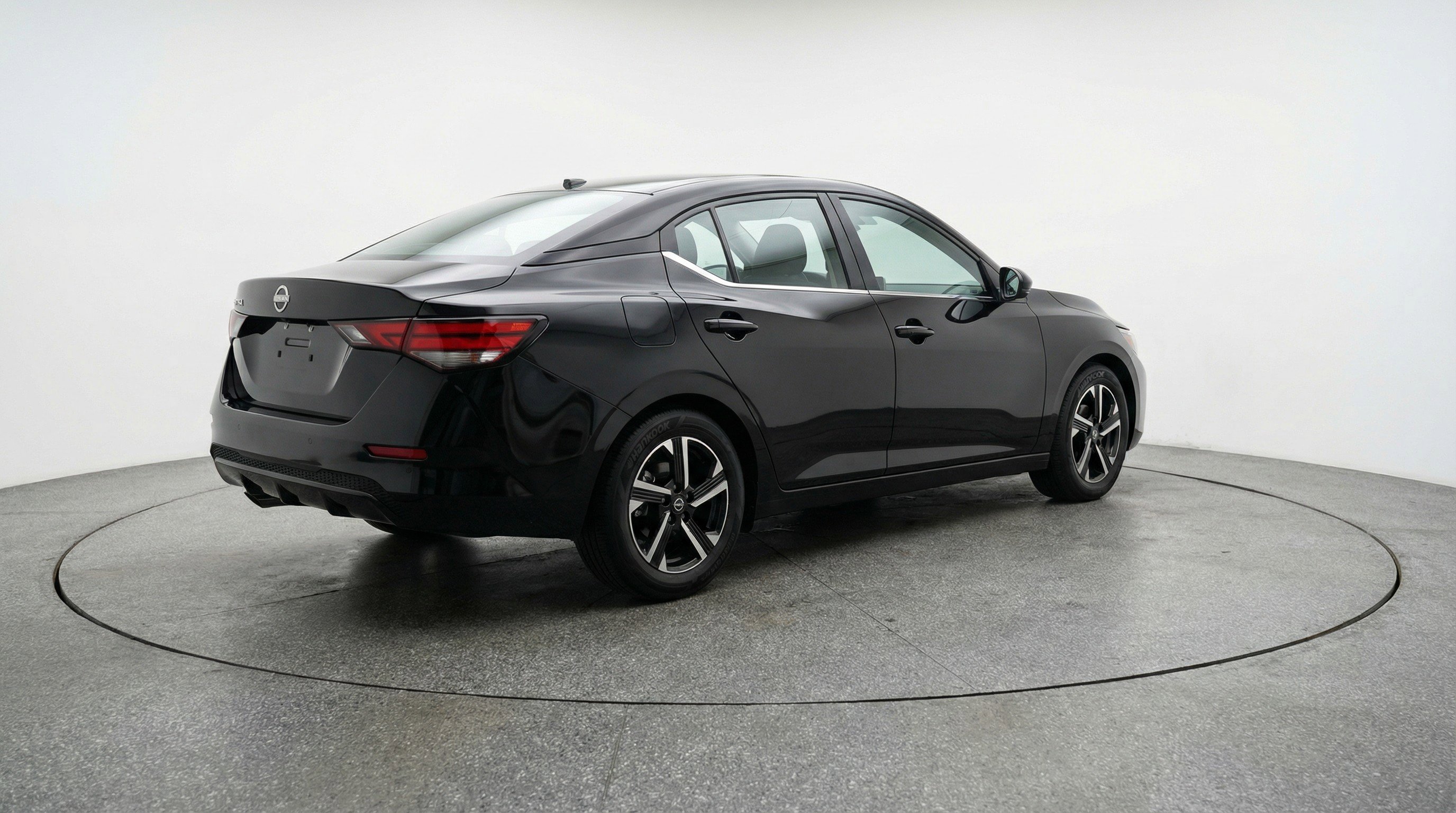 Used 2025 Nissan Sentra SV image 9