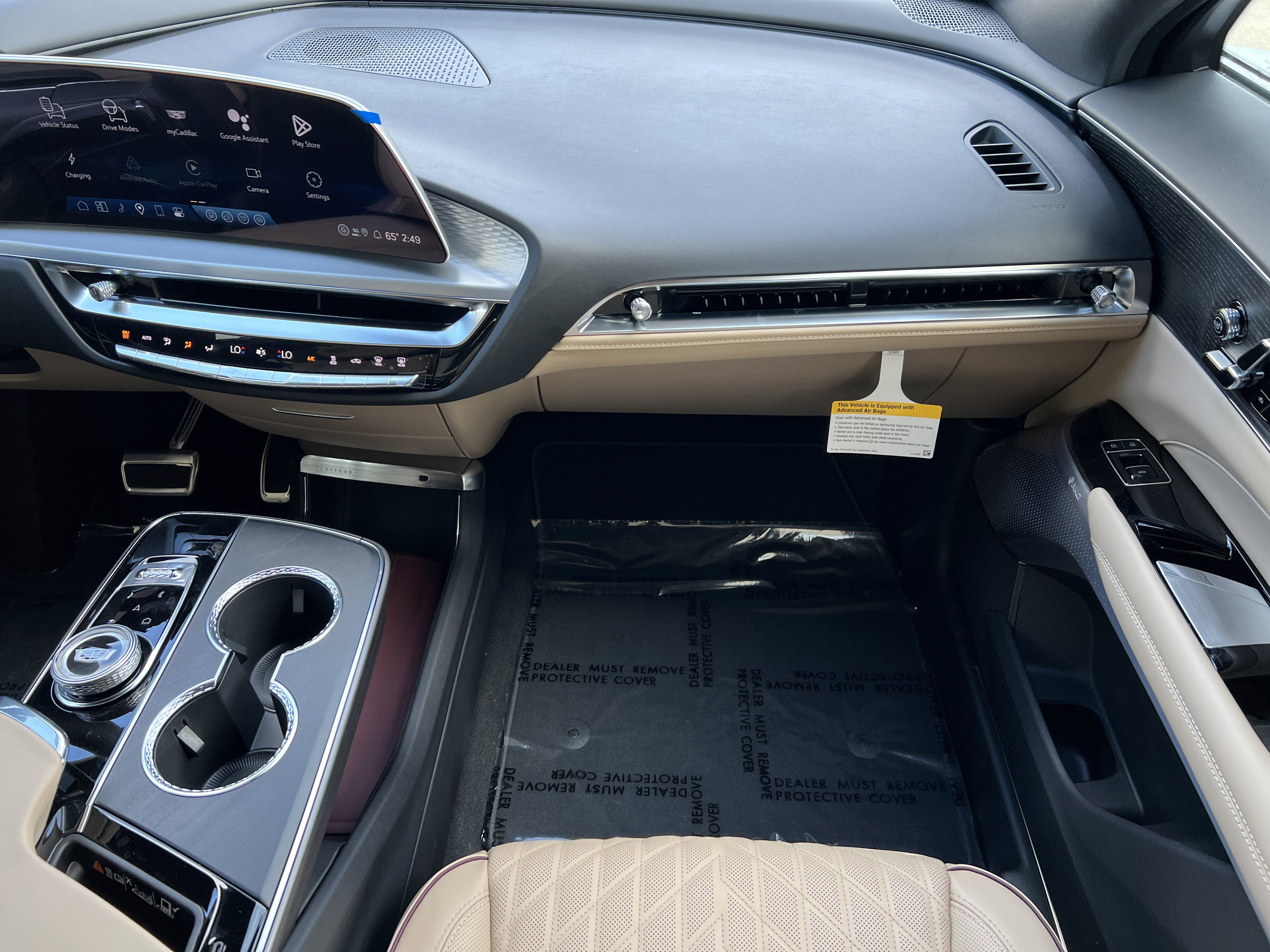 New 2026 Cadillac Lyriq Signature Luxury AWD/4WD image 35