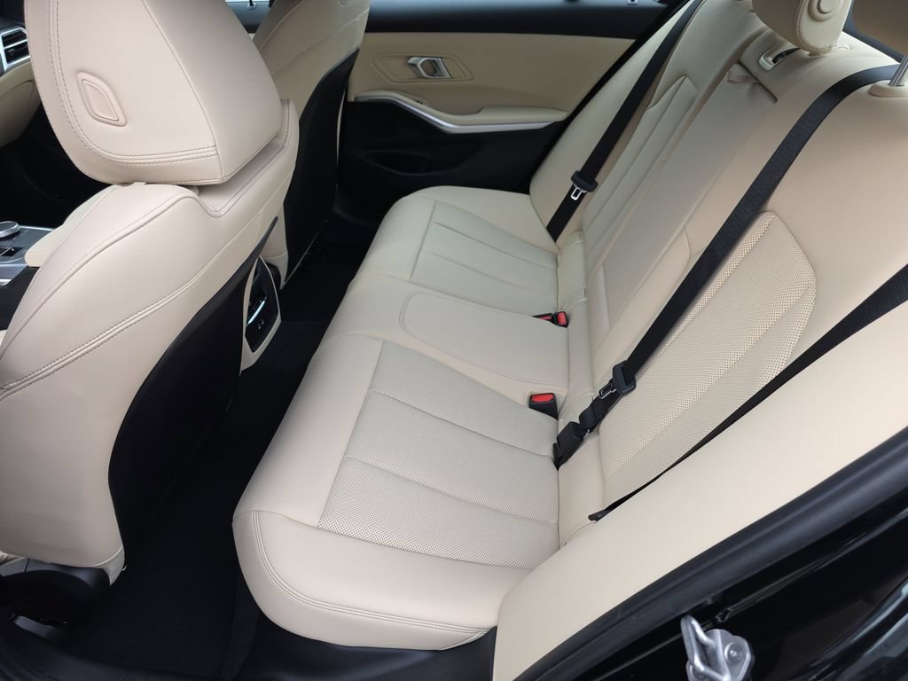 New 2026 BMW 330i xDrive Sedan w/ Premium Package AWD/4WD image 10