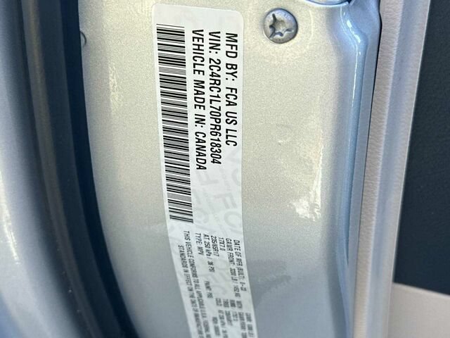 Used 2023 Chrysler Pacifica Touring-L FWD image 35