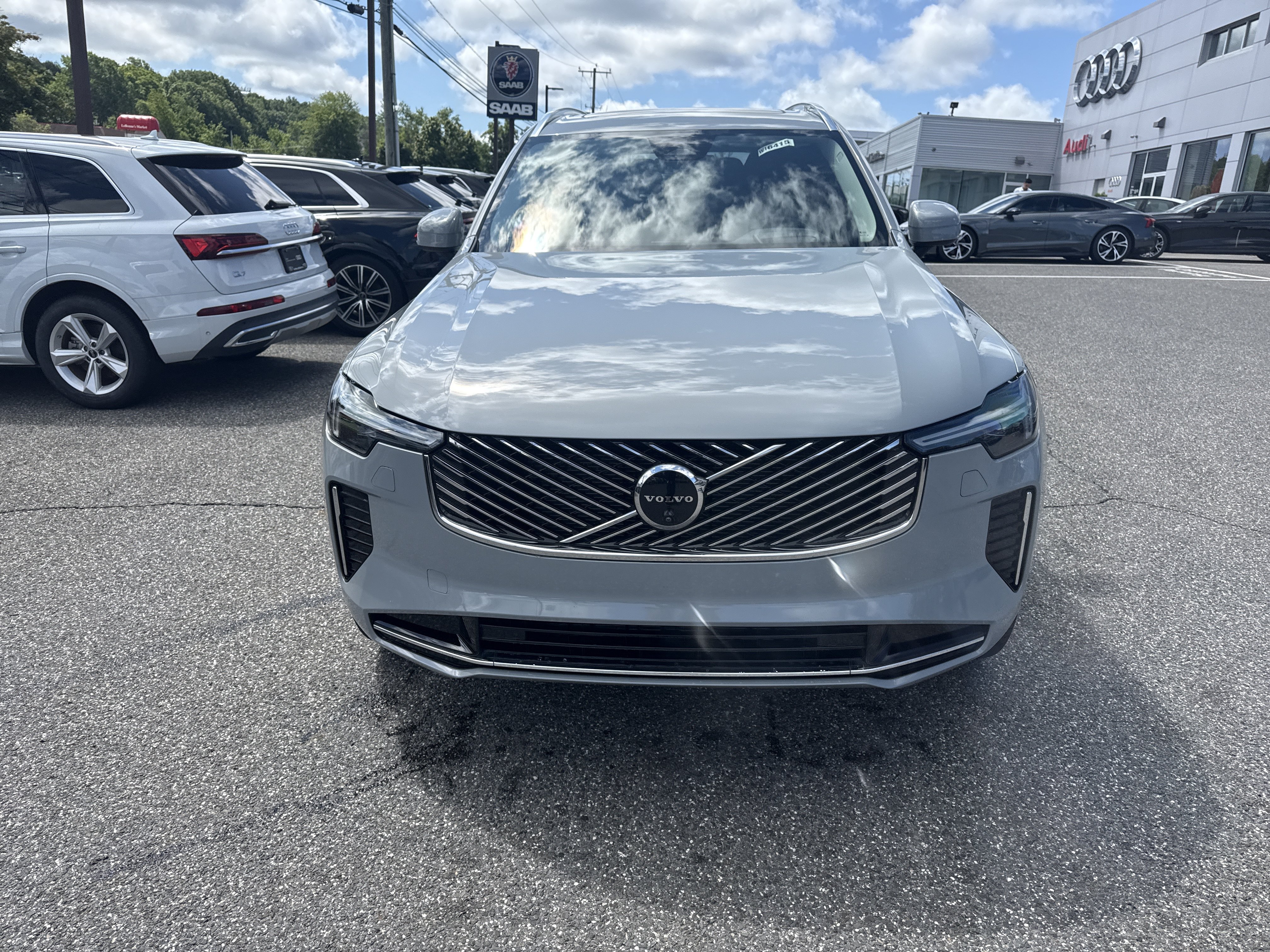 Certified 2025 Volvo XC90 B5 Ultra AWD/4WD image 2