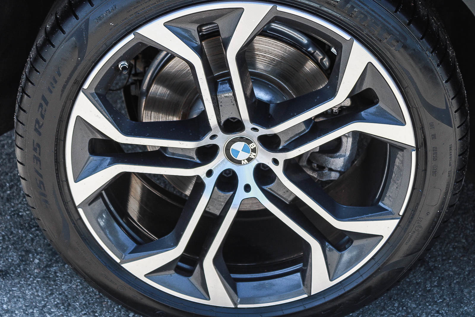 Used 2021 BMW X5 xDrive45e w/ Parking Assistance Package AWD/4WD image 11
