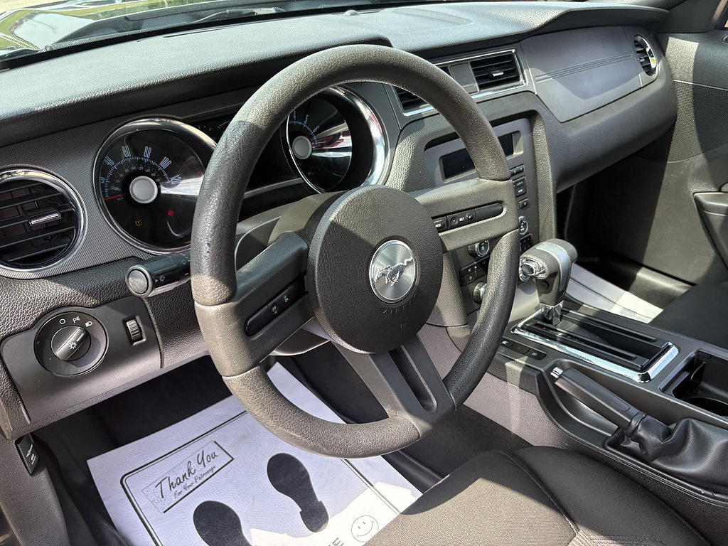 Used 2010 Ford Mustang Coupe RWD image 16