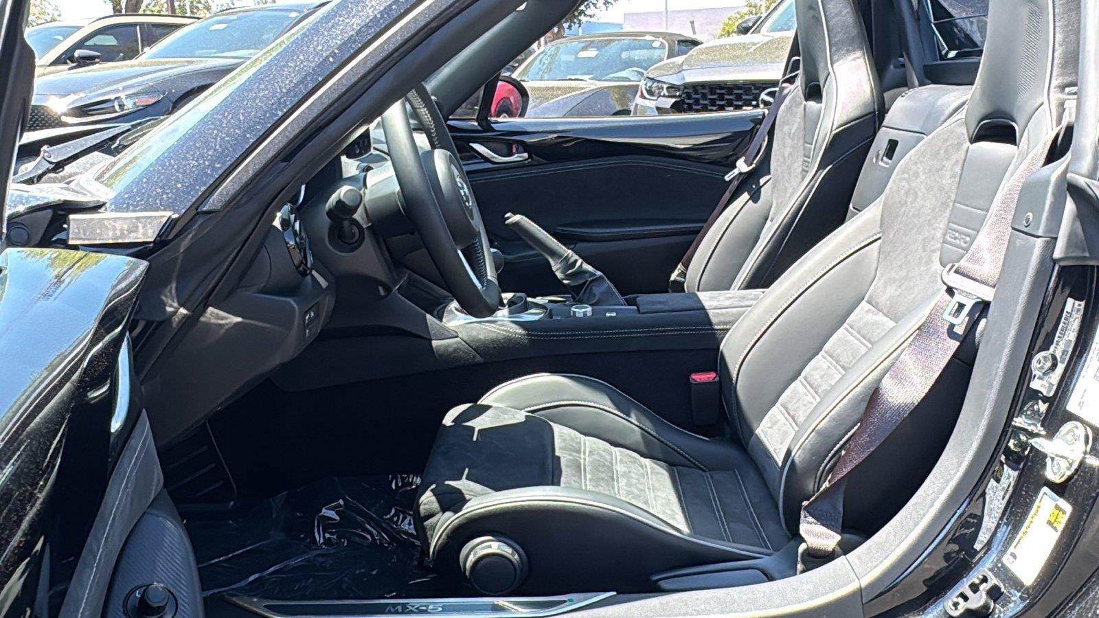 New 2026 MAZDA MX-5 Miata RF Club w/ Interior Package RWD image 22