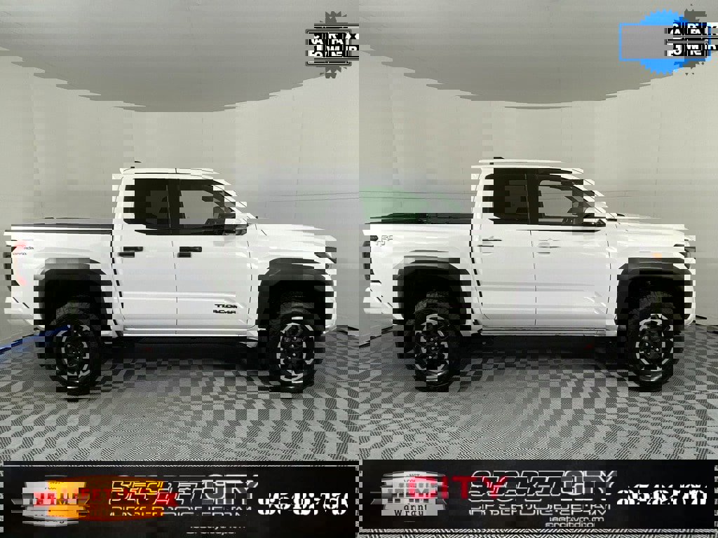 Used 2025 Toyota Tacoma TRD Off-Road image 8