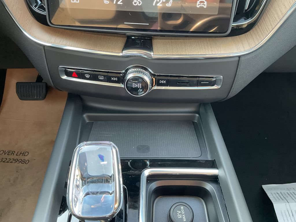 New 2026 Volvo XC60 B5 Plus w/ Protection Package Premier AWD/4WD image 26