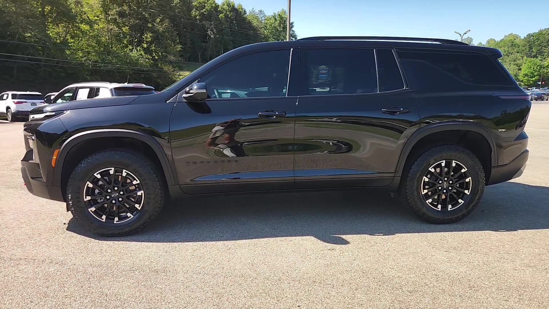Used 2025 Chevrolet Traverse Z71 w/ Driver Confidence Package AWD/4WD image 12
