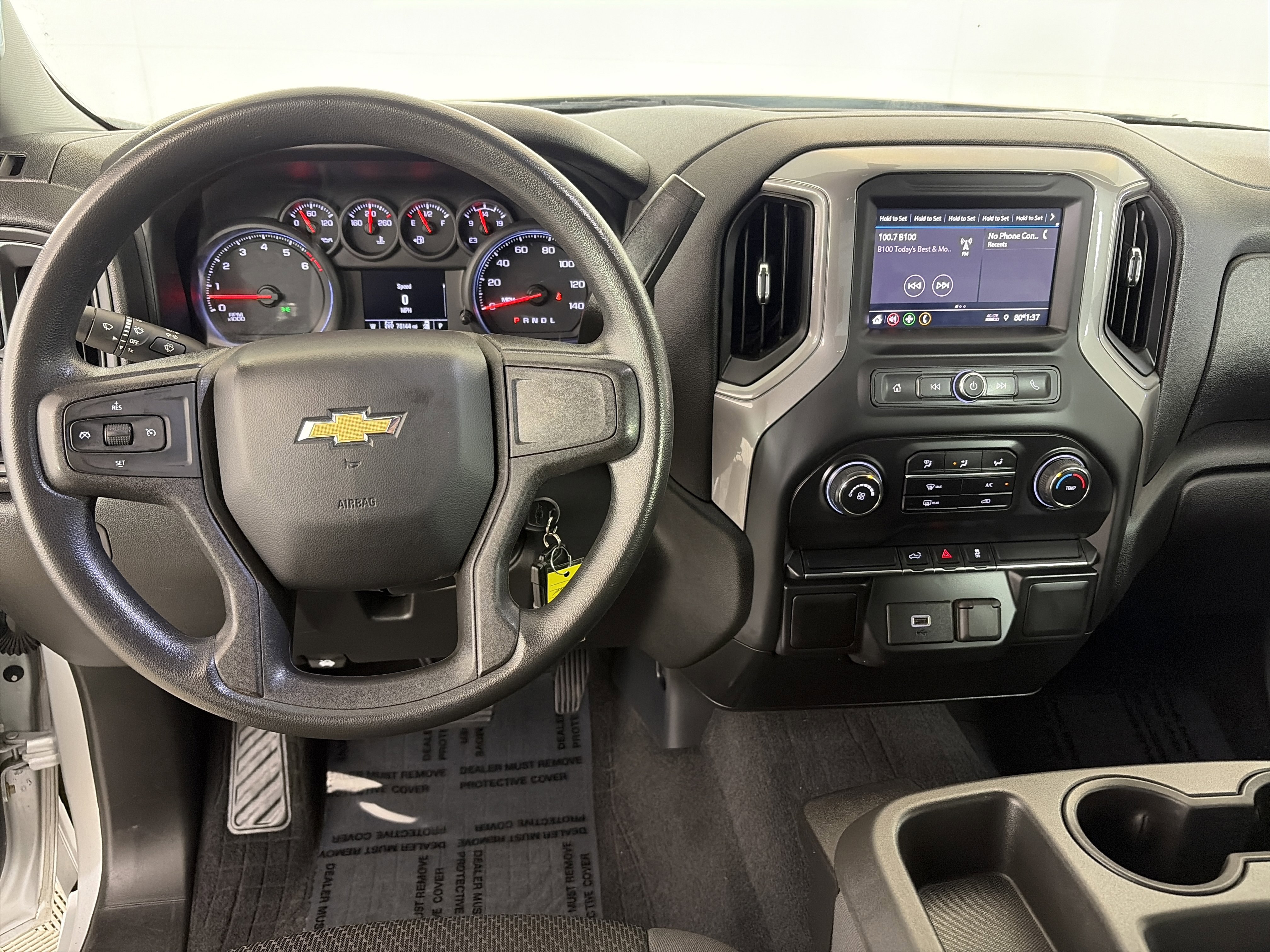 Used 2020 Chevrolet Silverado 1500 Custom w/ Custom Value Package AWD/4WD image 3