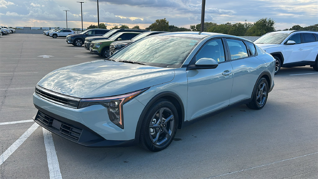 Used 2026 Kia K4 FWD image 8