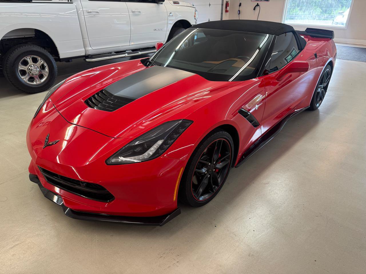 Used 2019 Chevrolet Corvette Convertible w/ 2LT w/ 2LT Preferred Equipment Group RWD image 4