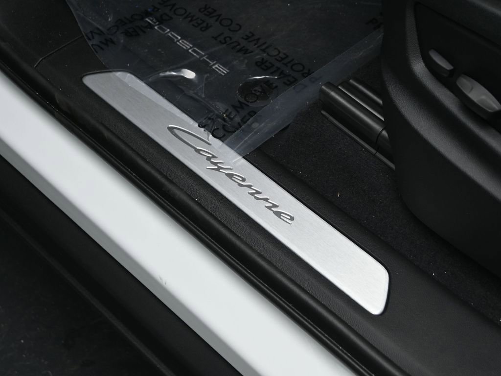 New 2025 Porsche Cayenne image 15