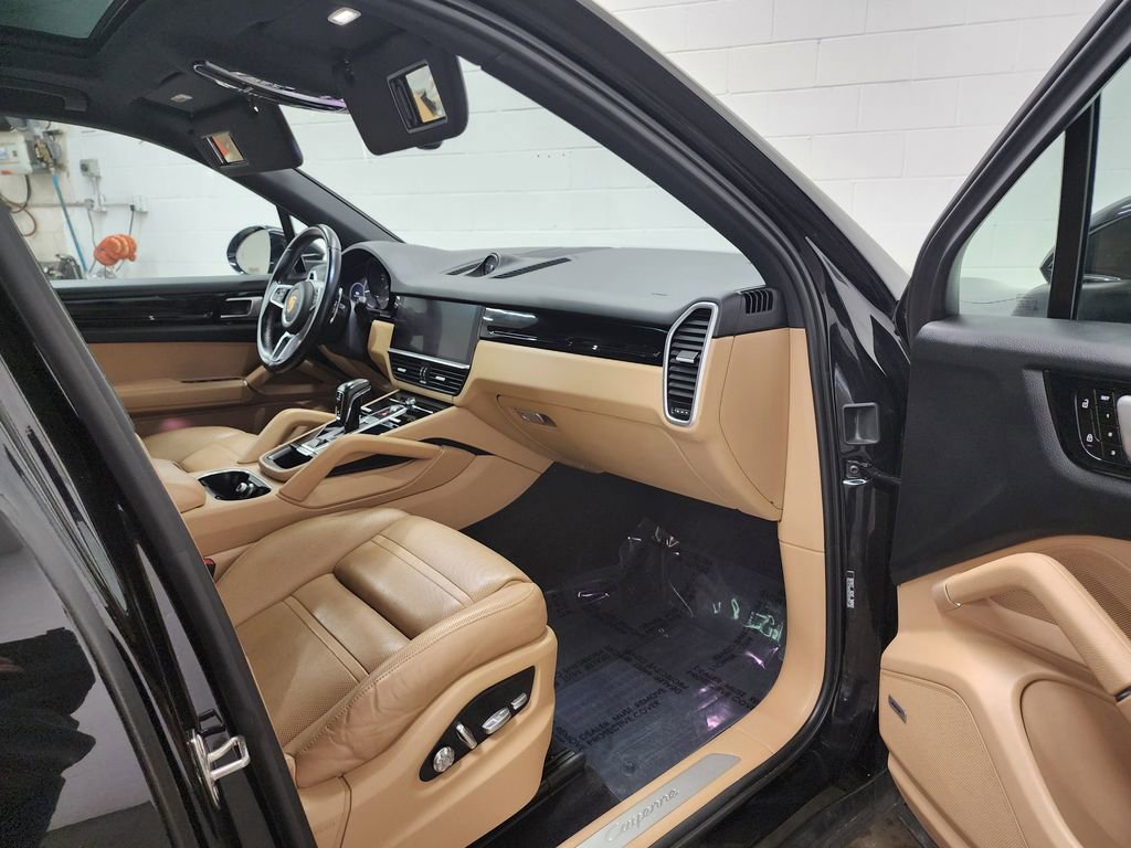 Used 2019 Porsche Cayenne AWD/4WD image 32
