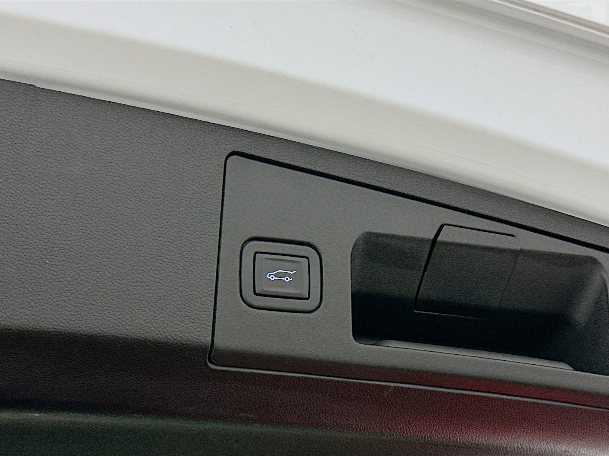 Used 2024 Cadillac XT4 Premium Luxury image 31