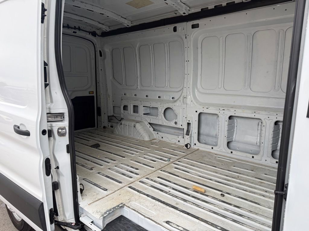 Used 2023 Ford Transit 250 Medium Roof AWD image 22
