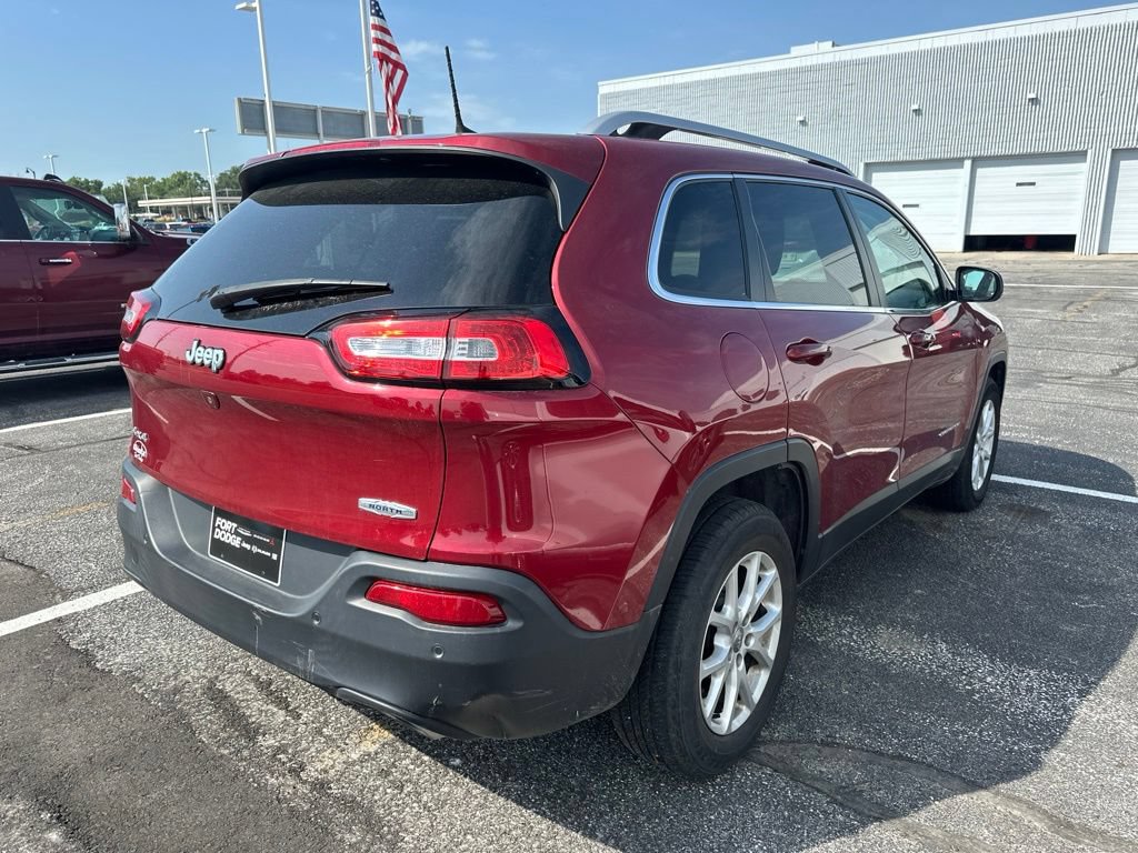 Used 2017 Jeep Cherokee Latitude w/ Comfort/Convenience Group AWD/4WD image 5