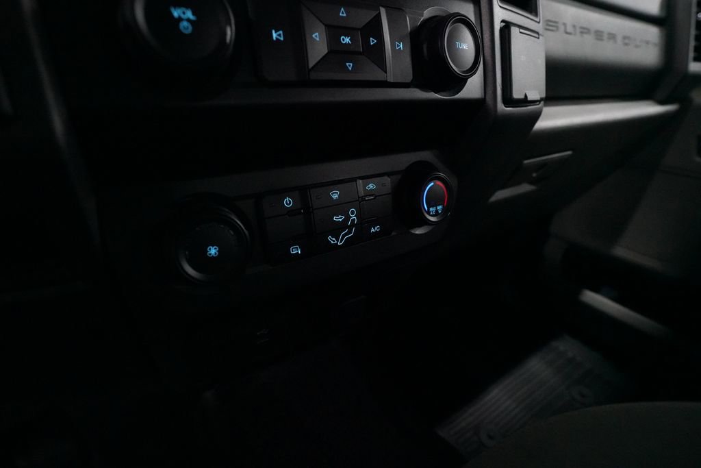 Used 2021 Ford F250 XL w/ Power Equipment Group RWD image 20