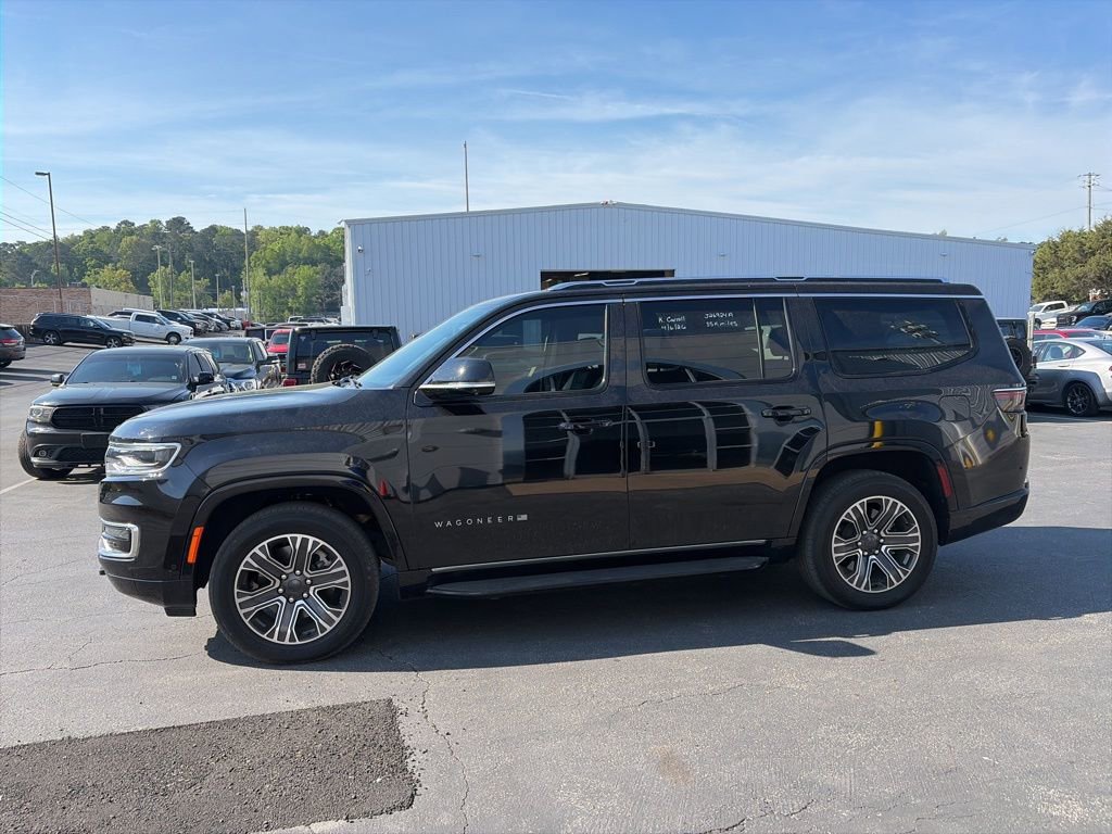 Used 2023 Jeep Wagoneer 4WD w/ Premium Group I image 4