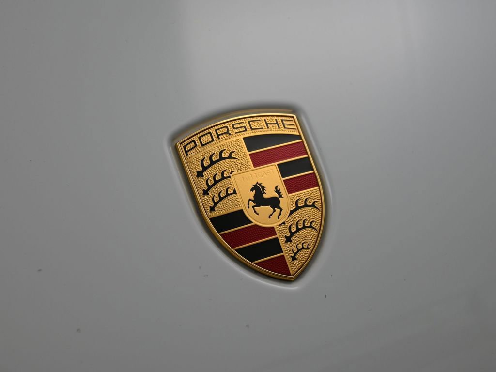 Certified 2022 Porsche Macan image 13