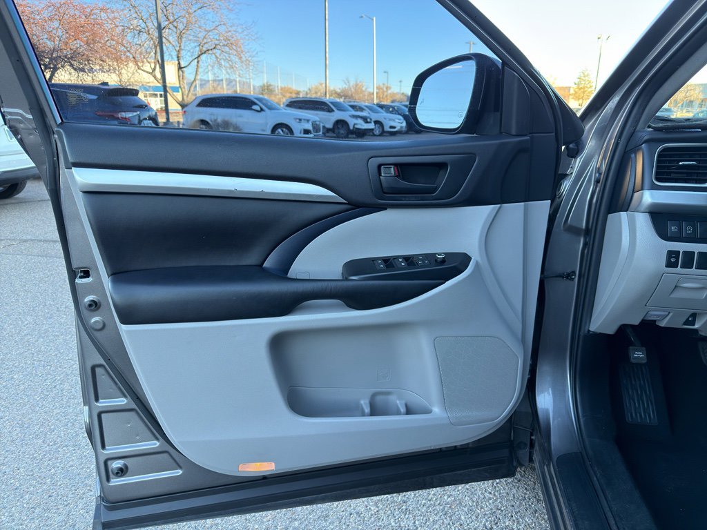 Used 2019 Toyota Highlander Plus image 9