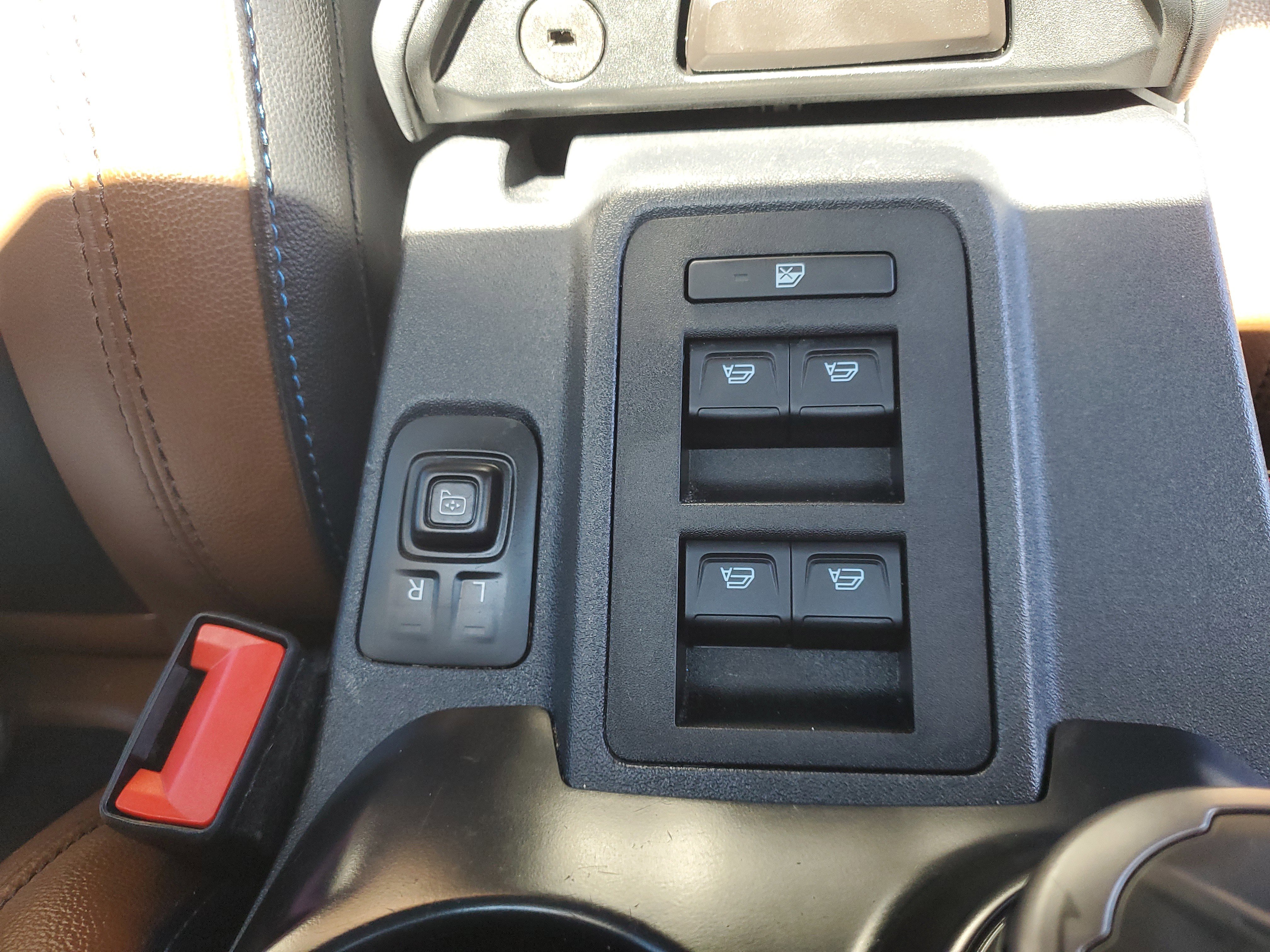 Used 2024 Ford Bronco Outer Banks image 11