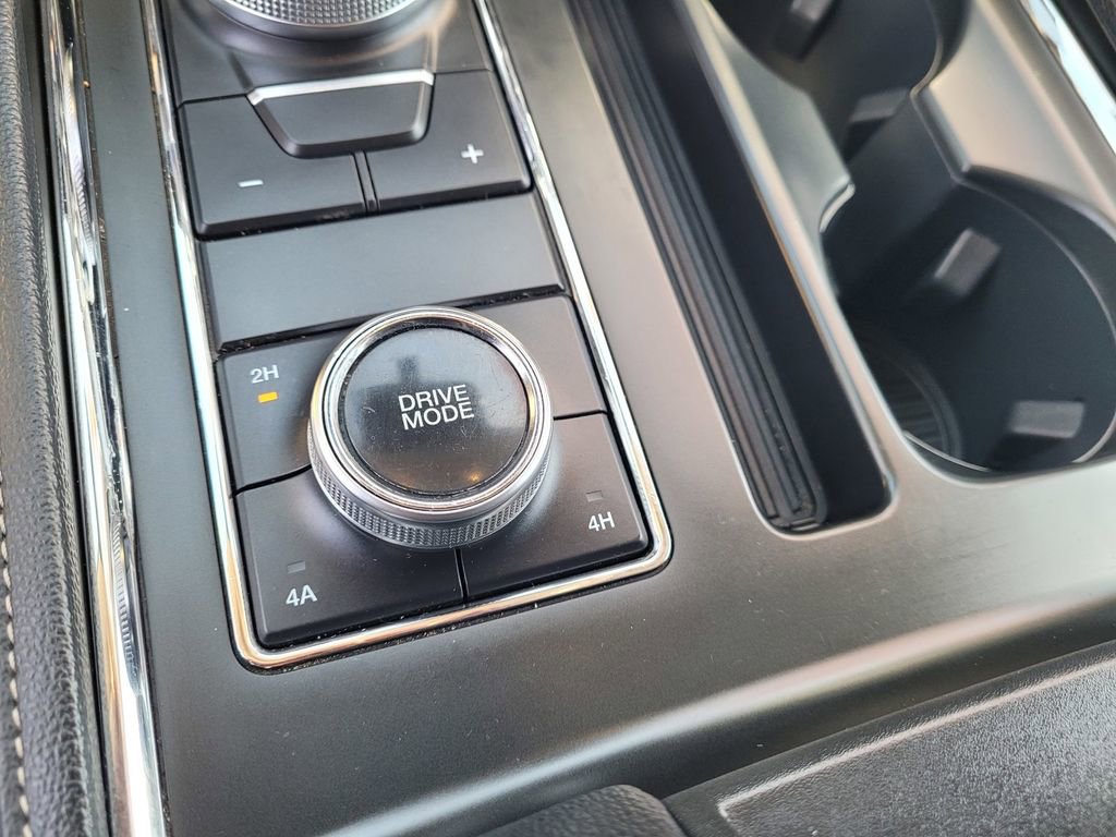 Used 2024 Ford Expedition XLT image 23