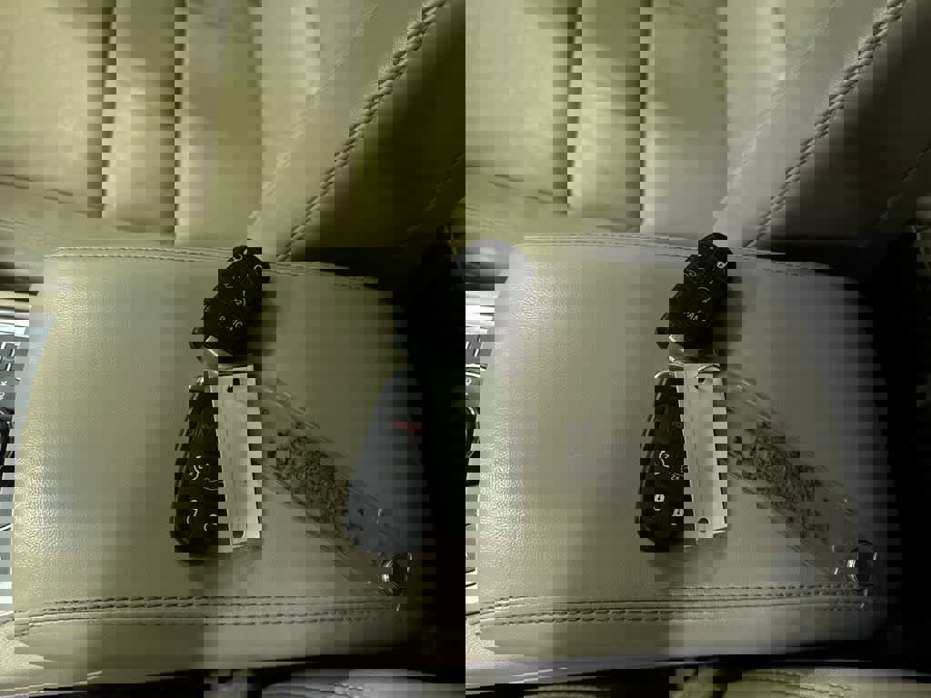 Used 2015 Jeep Grand Cherokee Limited image 36