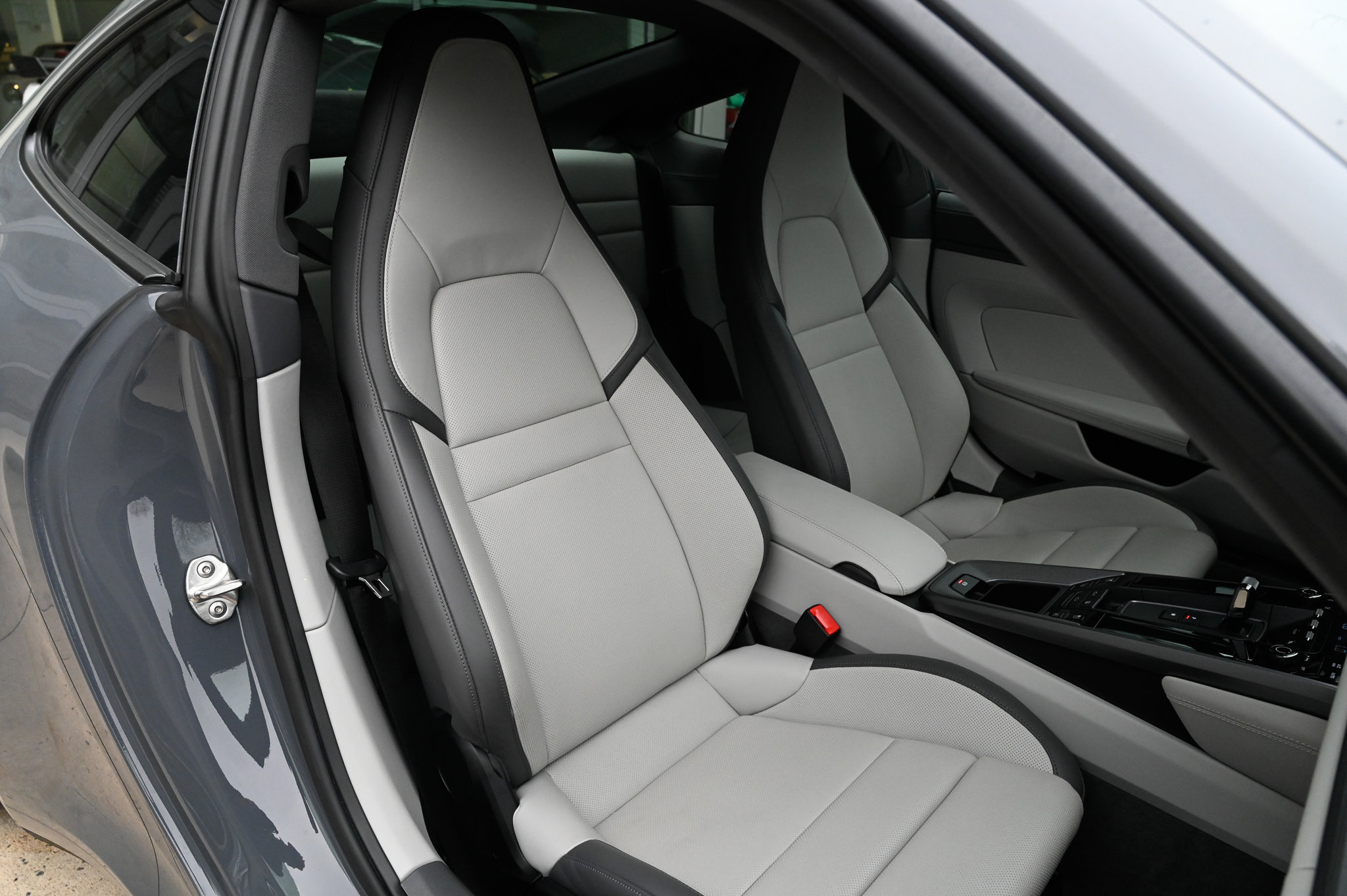 Used 2025 Porsche 911 Carrera image 42