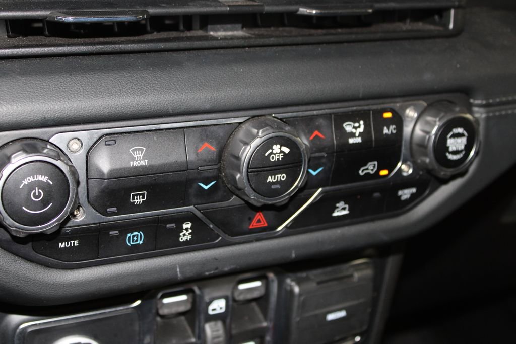 Used 2024 Jeep Wrangler Unlimited Rubicon 4xe image 46