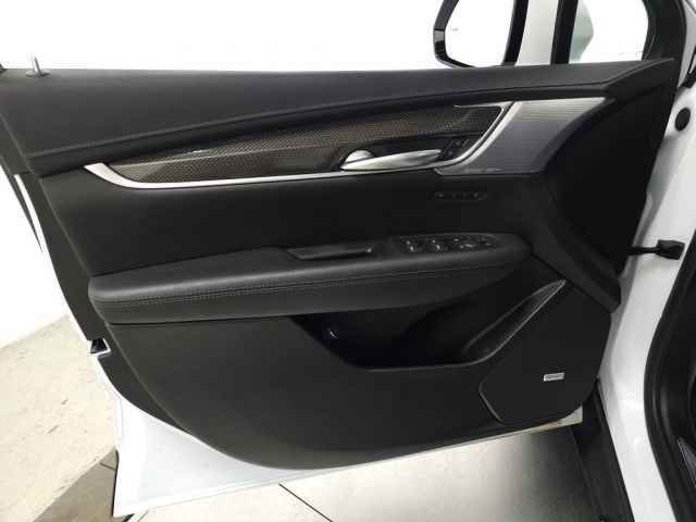 Certified 2024 Cadillac XT5 Sportv w/ Technology Package AWD/4WD image 16