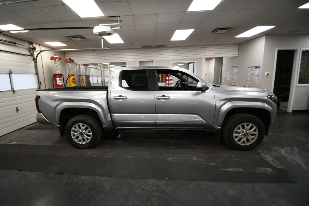Used 2024 Toyota Tacoma SR5 image 8
