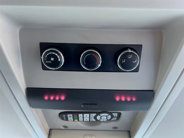 Used 2013 Chrysler Town & Country Touring image 27