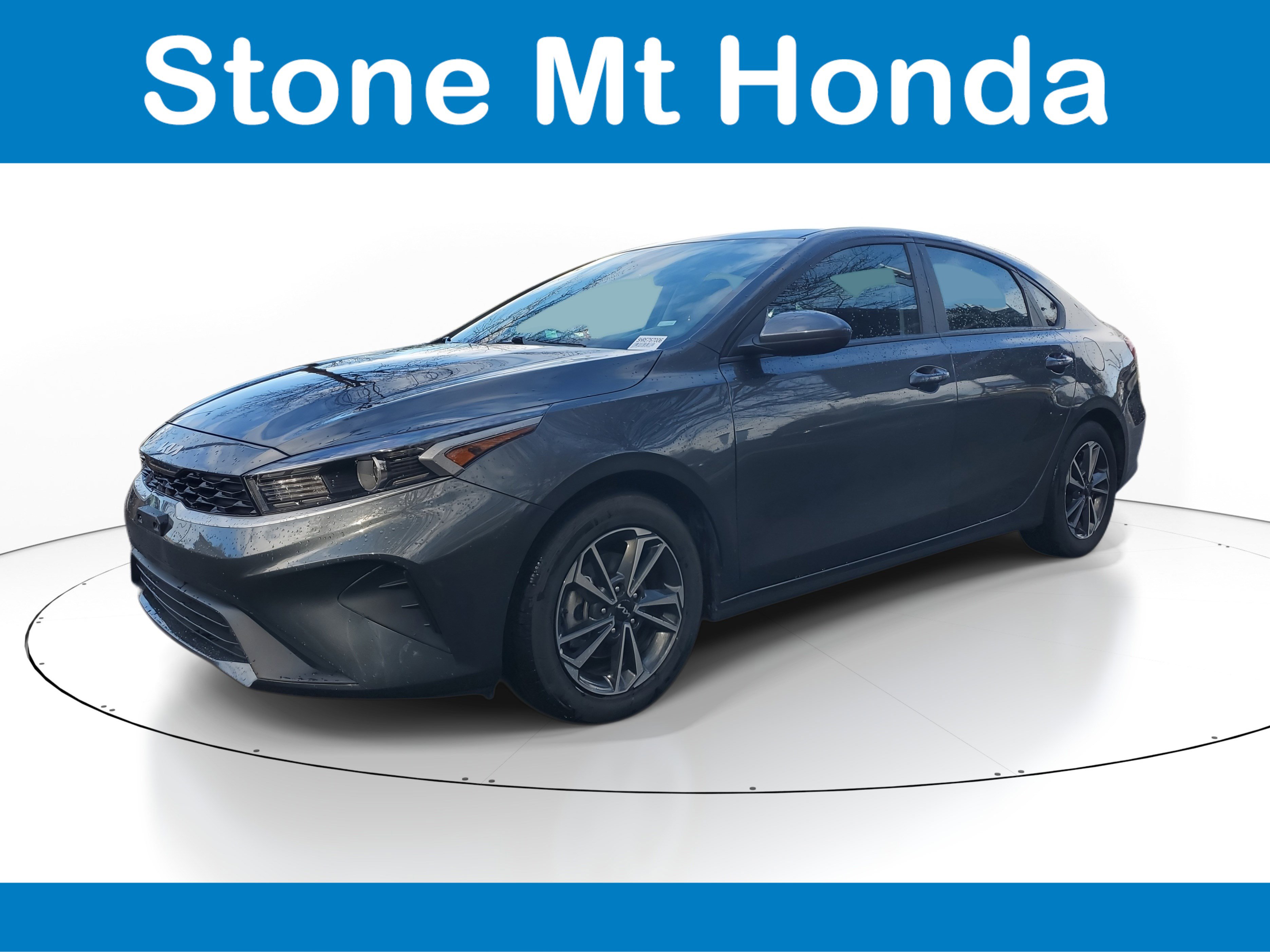 Used 2024 Kia Forte LXS image 3