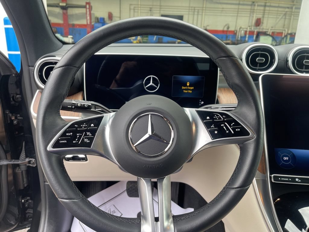 Used 2024 Mercedes-Benz GLC 300 4MATIC image 13